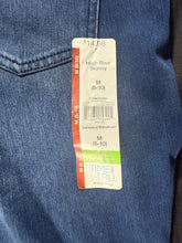 Load image into Gallery viewer, TIME AND TRU High Rise Stretch Fit Jeggings (Medium only)
